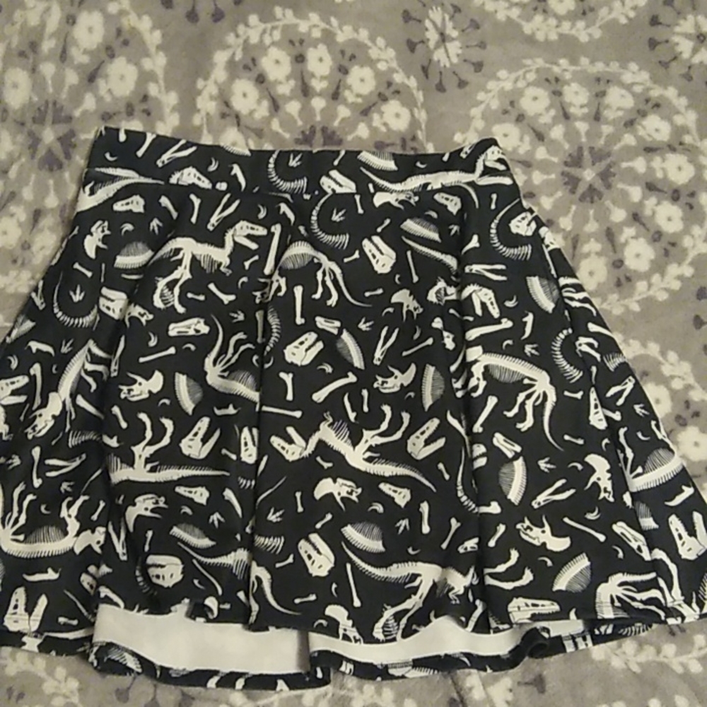 Dinosaur skater skirt